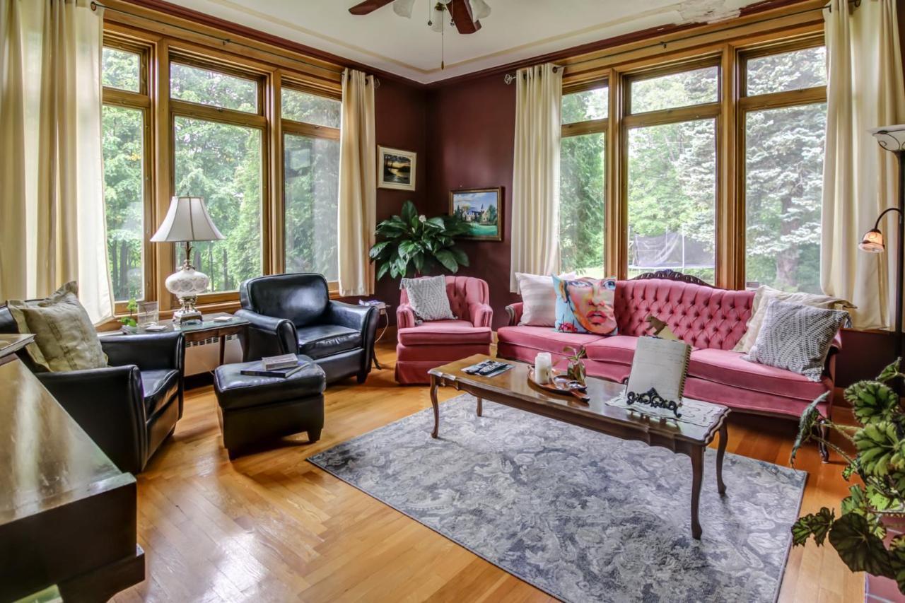 Chateau Murdock Gite Et Esthetique 1950 Chicoutimi 外观 照片